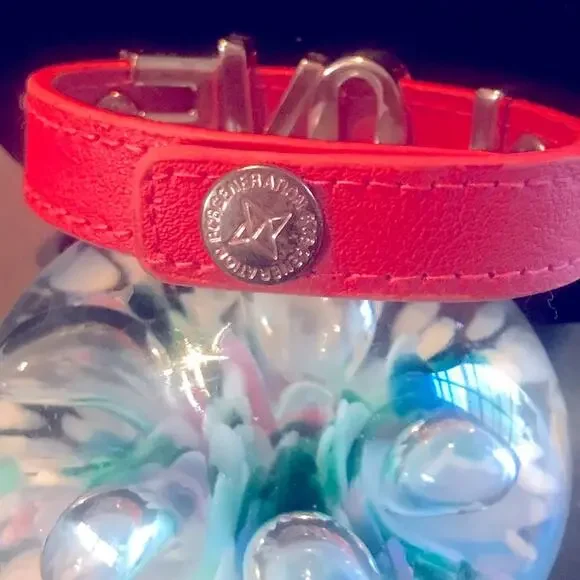 BCBGeneration LOVE Bracelet - Picture 5 of 6